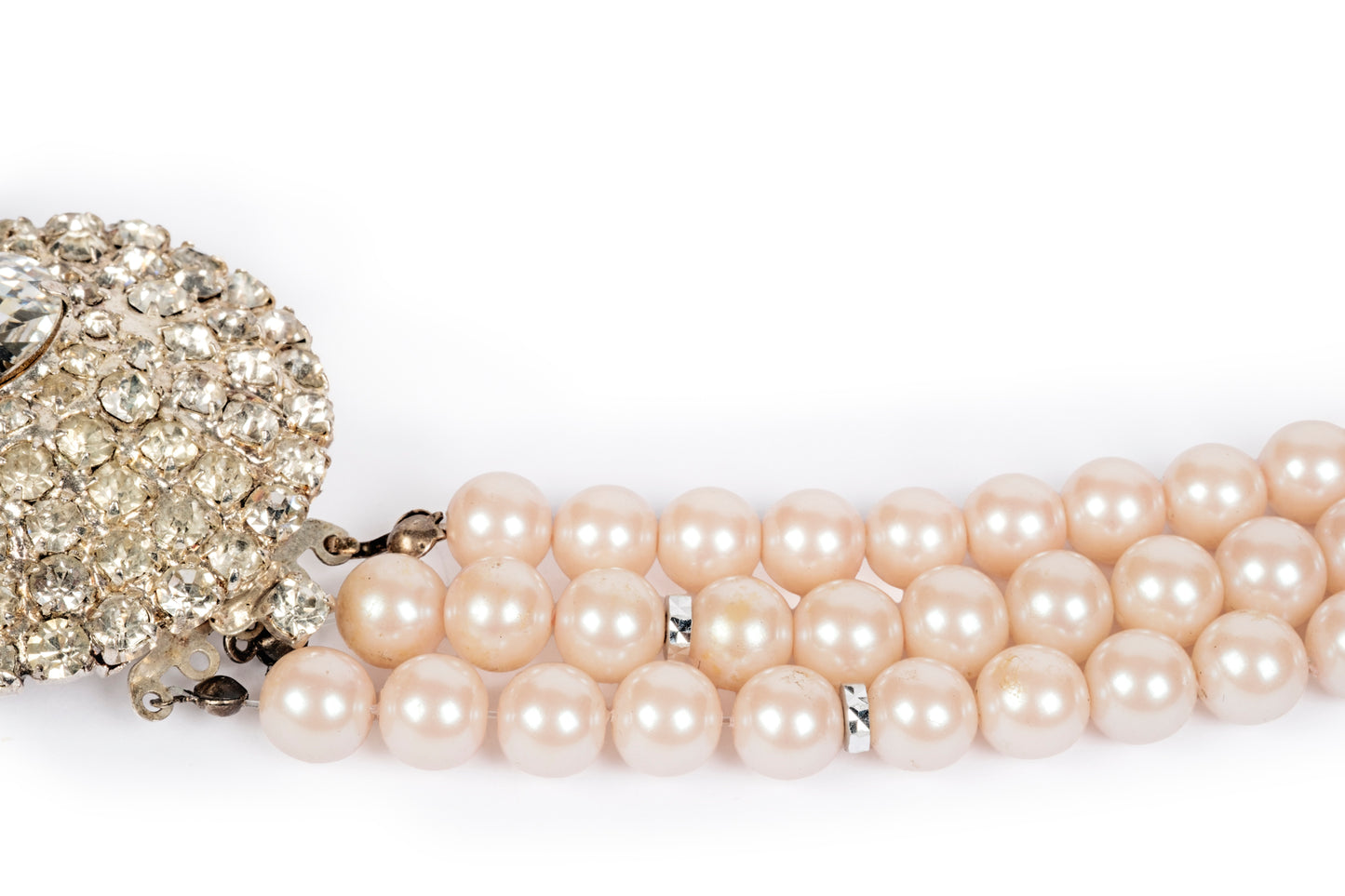 Collana tre fili perline rosa con centrale cristalli