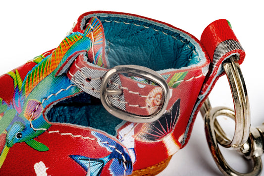 Portachiavi scarpina bebè rossa fantasia pesci