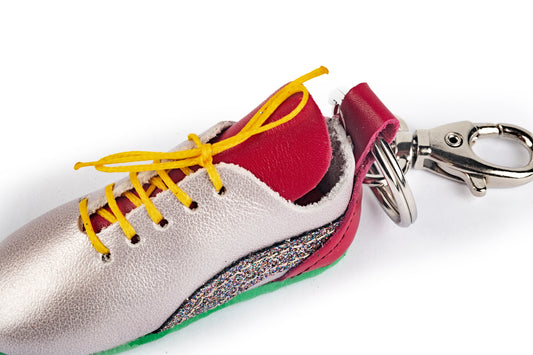 Portachiavi scarpina tennis argento, fucsia e glitter