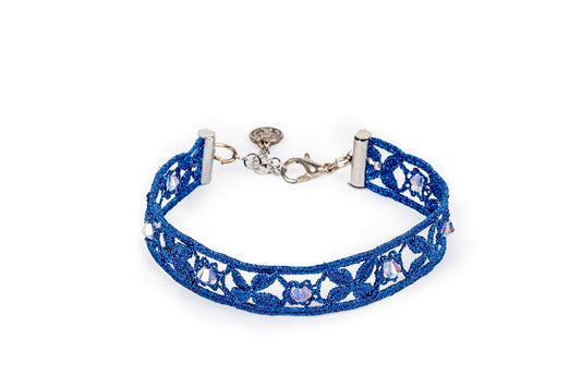 Bracciale in merletto blu metallizzato con cristalli