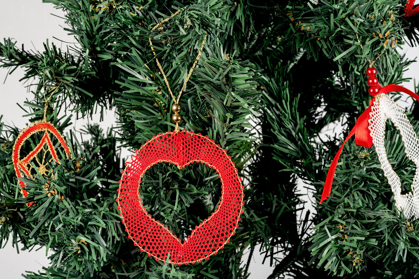 Decorazione pallina in merletto per albero di Natale, rosso e oro