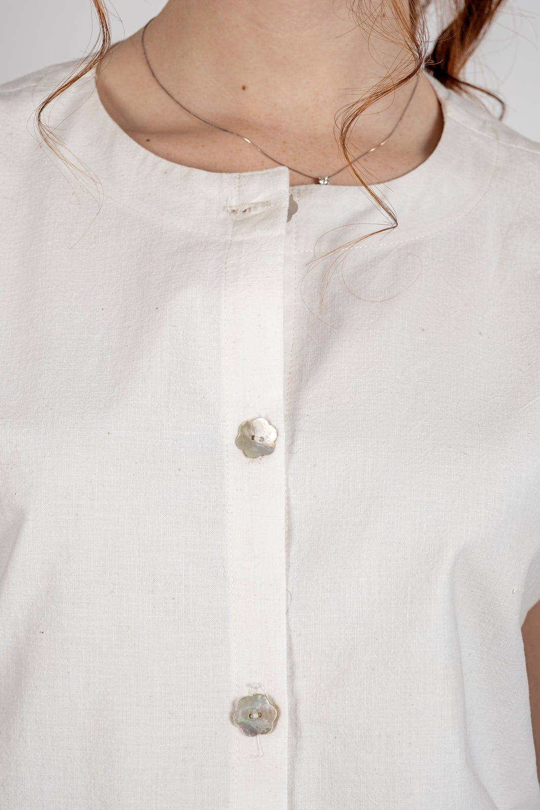 Blusa in tessuto antico primi del Novecento e intarsio crochet