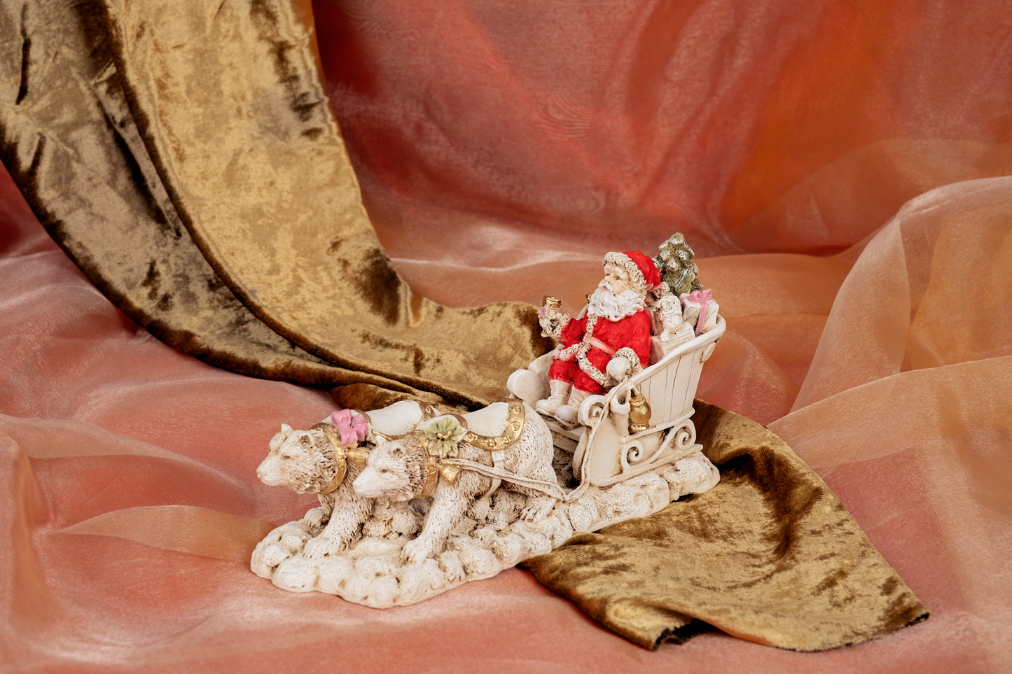 Babbo Natale su slitta con orsi polari