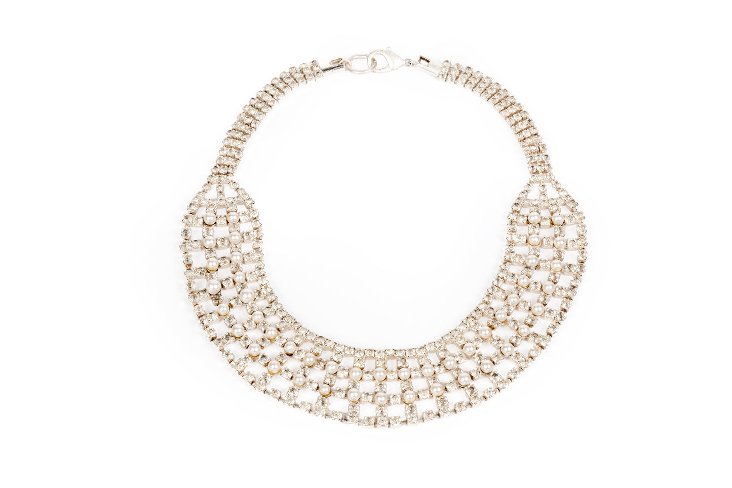 クリスタルとビーズのネックレス