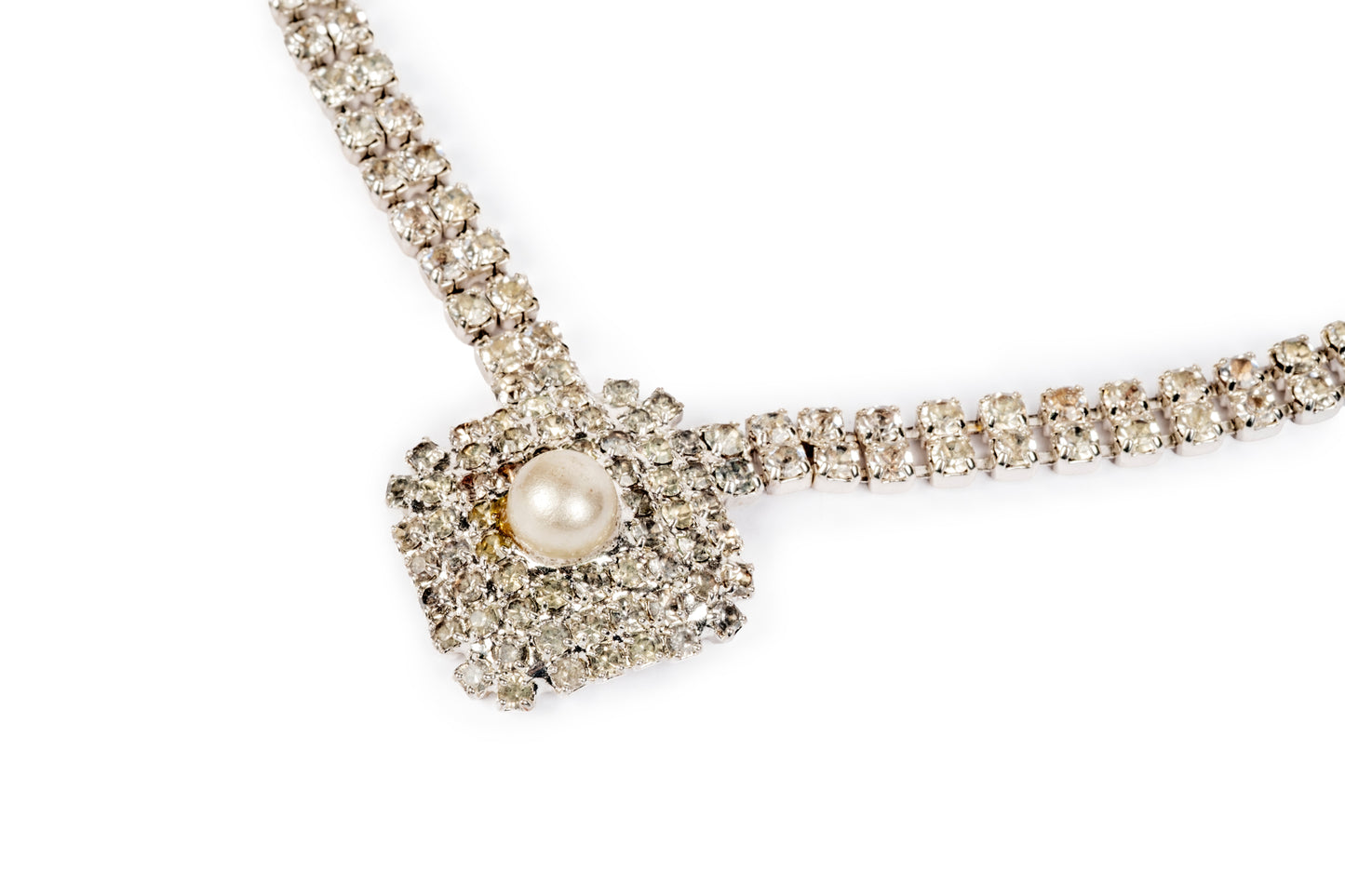 Collier cristalli con centrale perlina