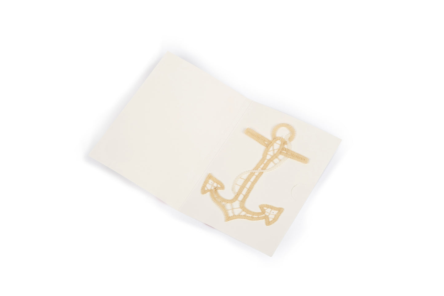 Decorazione a forma di ancora in merletto a tombolo