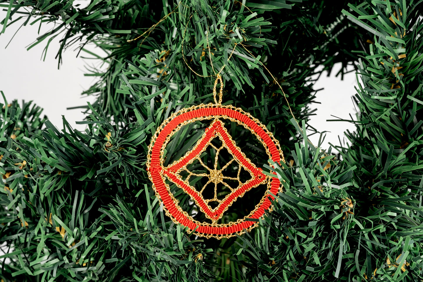 Decorazione pallina in merletto per albero di Natale