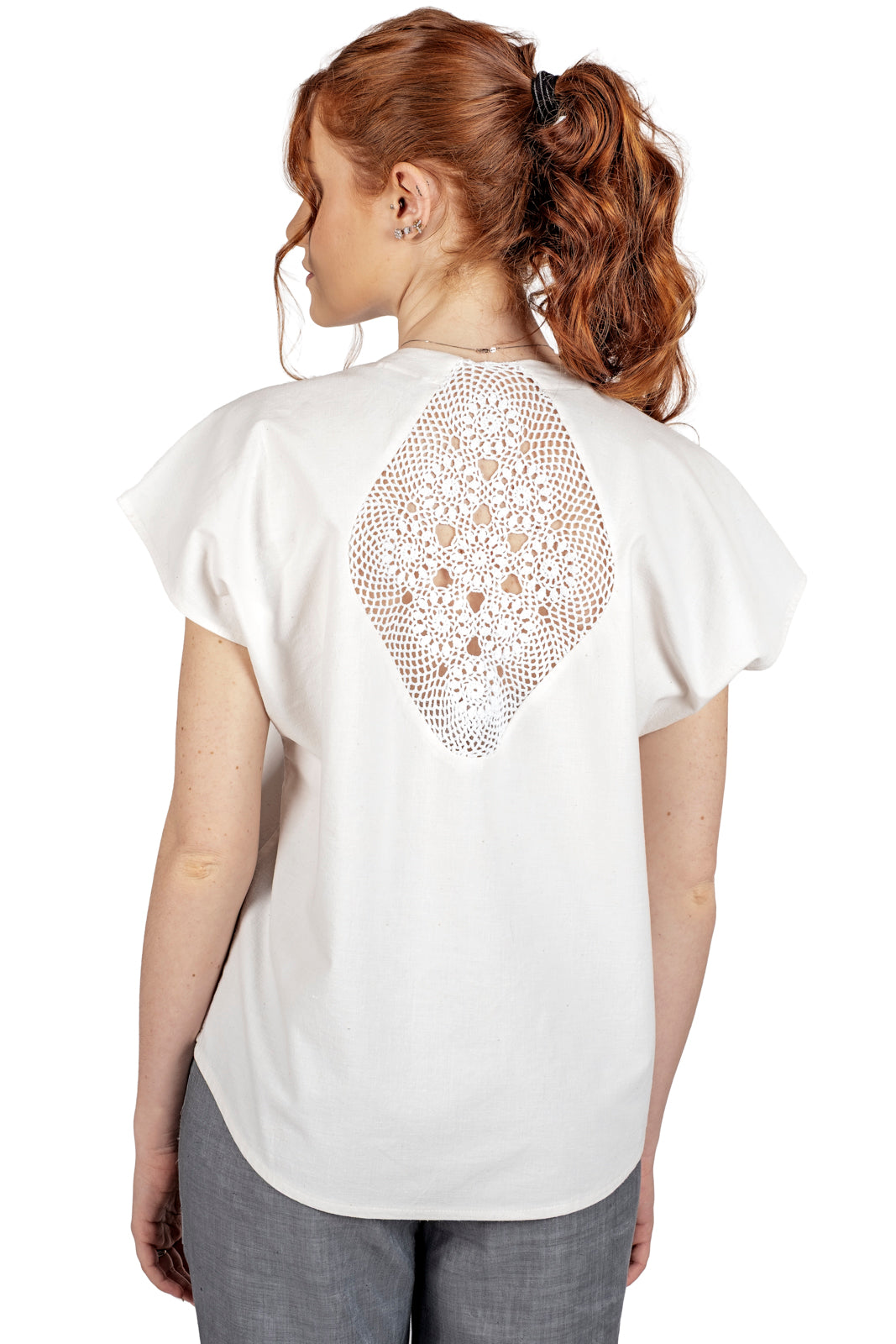 Blusa in tessuto antico primi del Novecento e intarsio crochet