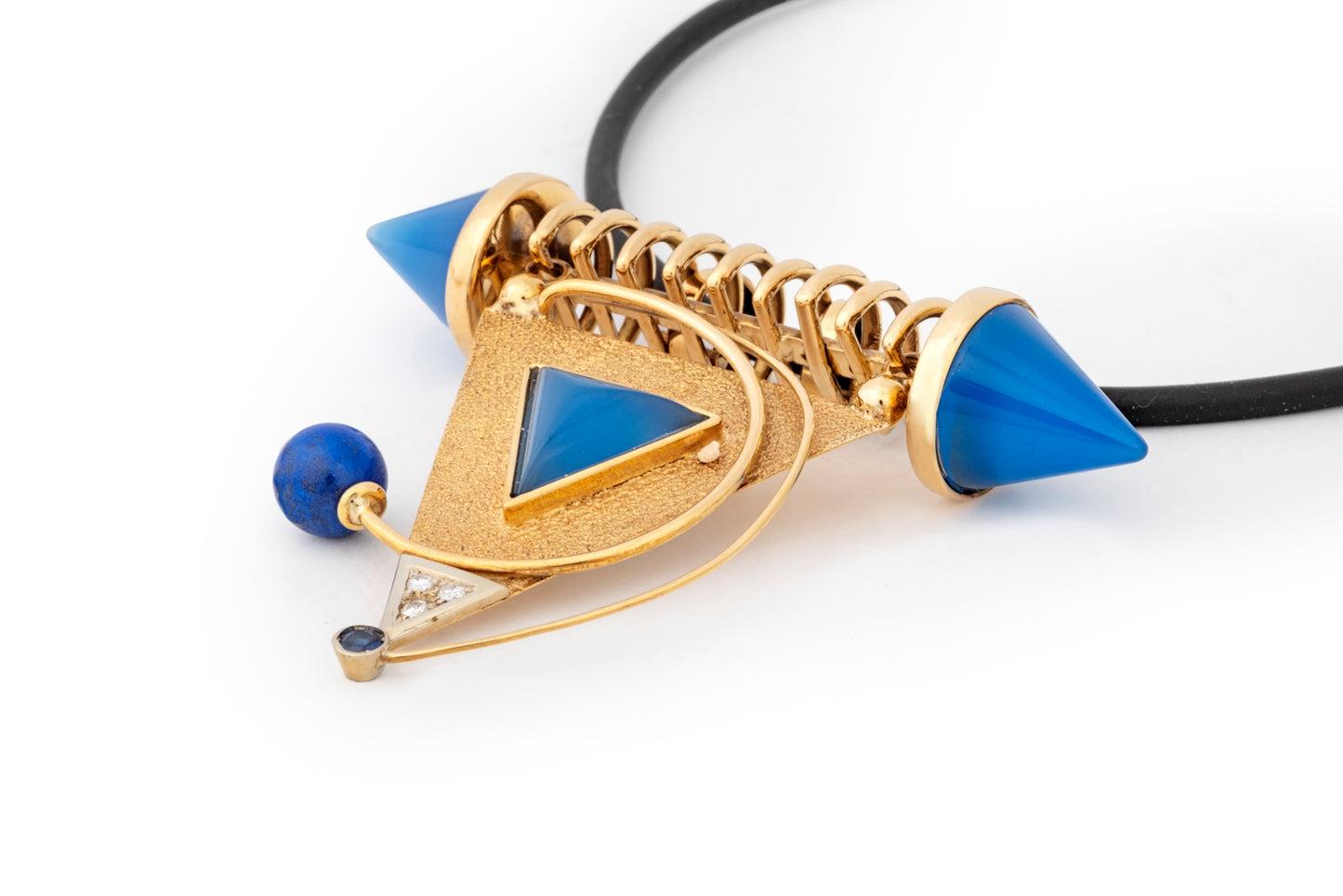Ciondolo triangolo, diamanti, lapislazzuli e agata blu