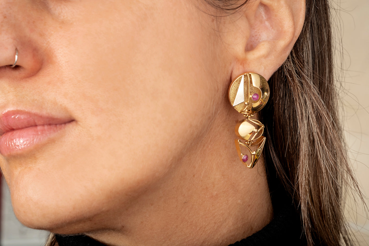 Yellow gold drop earrings with cabochon rubies