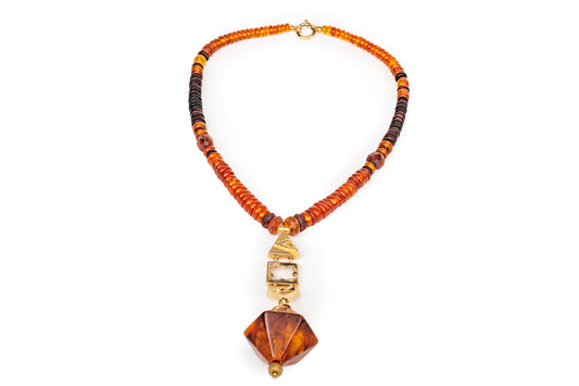 Collana in ambra con centrale in ambra e oro giallo